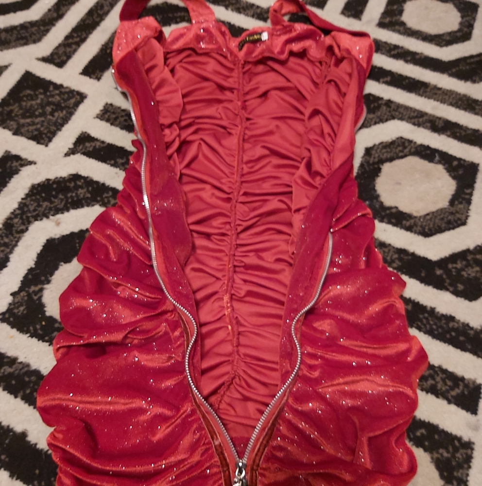 Dress. - Picture 2 of 3